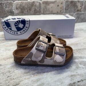 Birkenstock Kids Camo Sandals - Brown and Tan